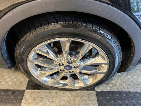 Used 2016 Ford Escape SE w/ SE Chrome Package FWD image 9