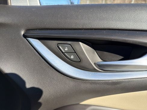 Used 2020 Buick Enclave Essence w/ Sport Touring Edition image 15