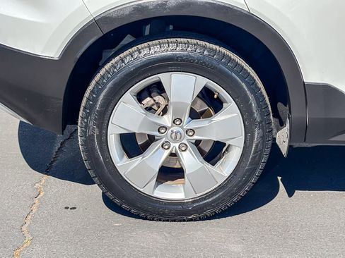 Used 2021 Volvo XC40 T5 Momentum image 10