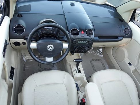 Used 2008 Volkswagen Beetle SE FWD image 5
