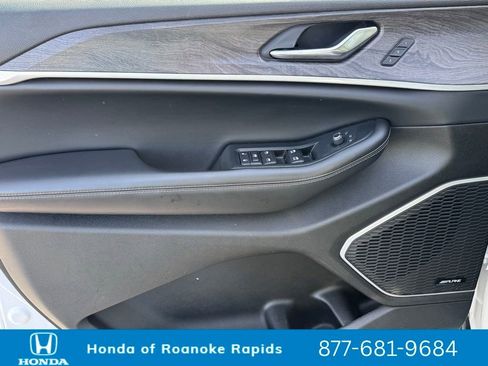 Used 2024 Jeep Grand Cherokee Limited 4xe image 28