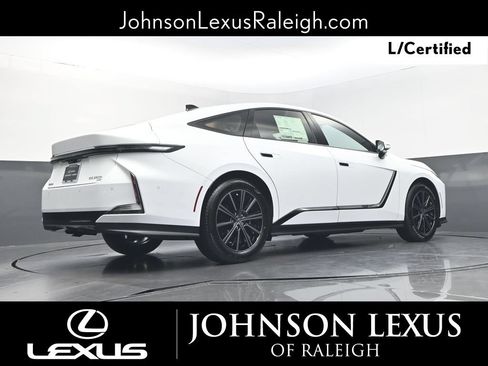 Used 2026 Lexus ES 350h AWD w/ Cold Area Package image 19