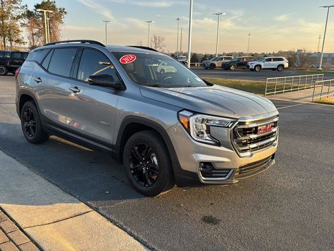 Used 2024 GMC Terrain AT4 image 6