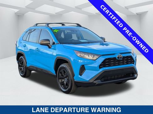 Used 2021 Toyota RAV4 LE image 2