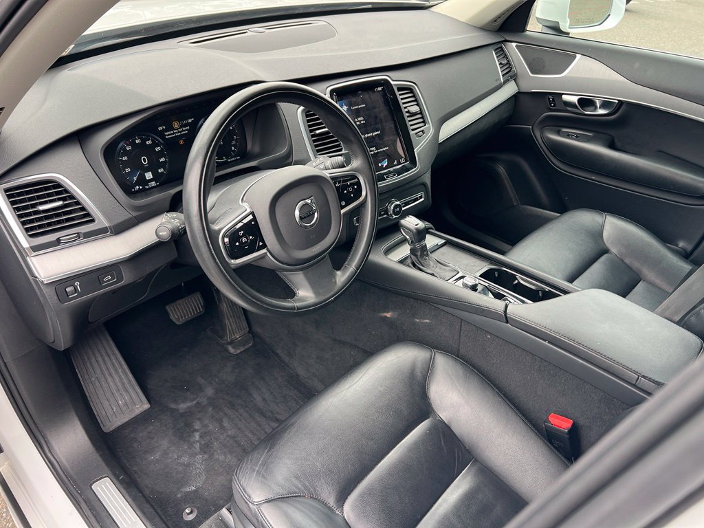 Used 2022 Volvo XC90 T5 Momentum AWD/4WD image 17