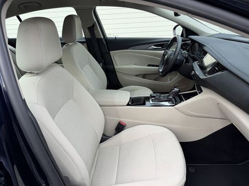 Used 2019 Buick Regal Preferred w/ Sights and Sounds Package image 23