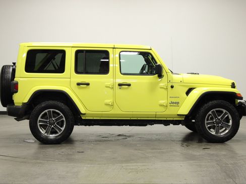 Used 2023 Jeep Wrangler Sahara image 9