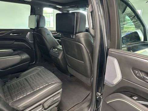 Used 2023 Cadillac Escalade Sport Platinum w/ LPO, ONYX Package AWD/4WD image 36