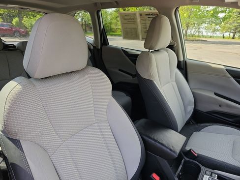 Used 2022 Subaru Forester Premium AWD/4WD image 12