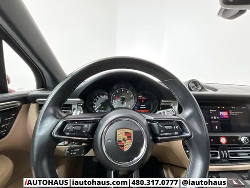 Used 2022 Porsche Macan S w/ Premium Package Plus image 25