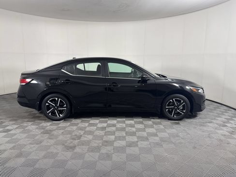 Used 2024 Nissan Sentra SV FWD image 8