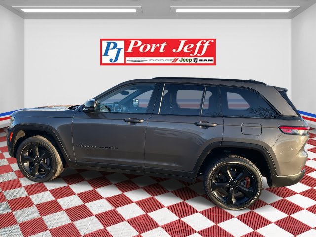 Used 2023 Jeep Grand Cherokee Altitude AWD/4WD image 6