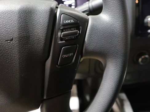 Used 2024 Nissan Frontier SV AWD/4WD image 33