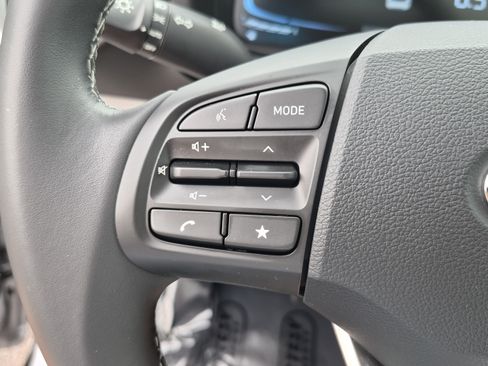 Used 2025 Hyundai Venue SEL FWD image 56