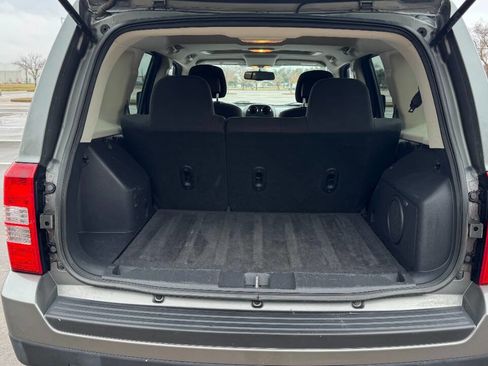 Used 2012 Jeep Patriot Latitude w/ Sun/Sound Group image 20