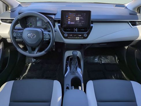 Used 2025 Toyota Corolla LE image 13