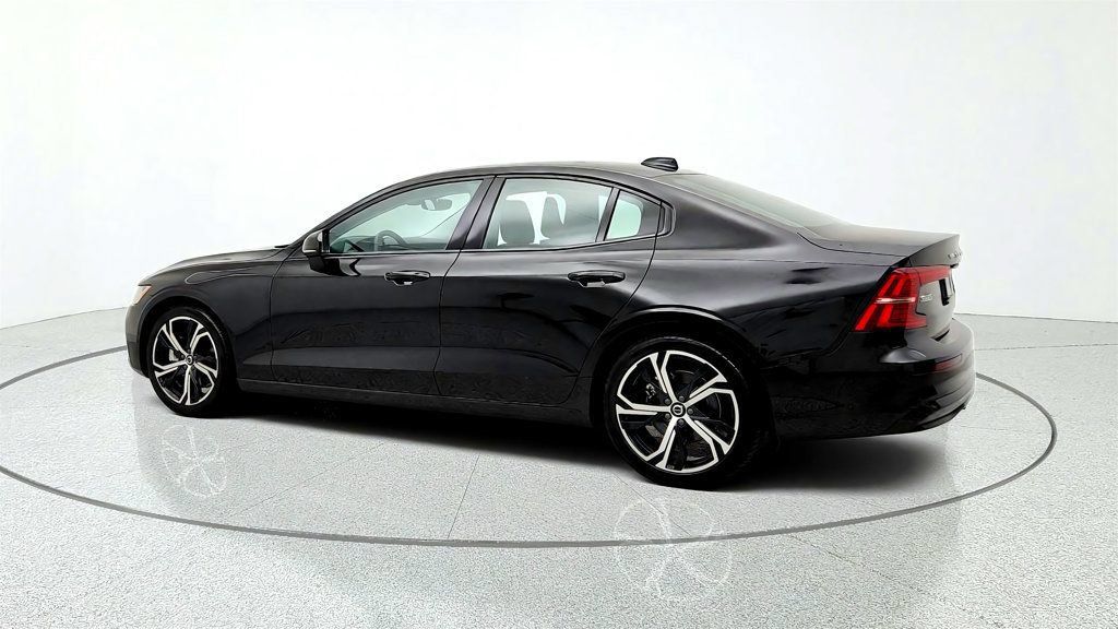 Used 2025 Volvo S60 B5 Plus AWD/4WD image 7