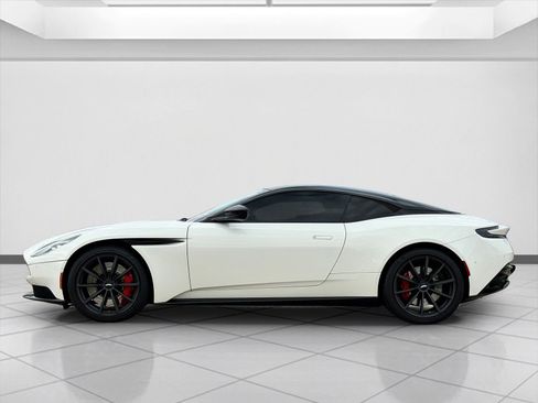Used 2022 Aston Martin DB11 Coupe image 8