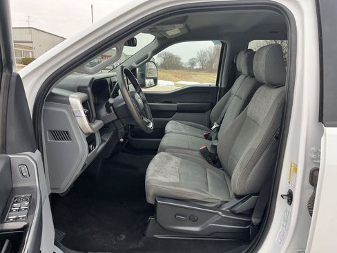 Certified 2023 Ford F250 XLT AWD/4WD image 3