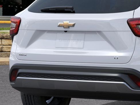 New 2026 Chevrolet Trax LT w/ Driver Confidence Package image 38