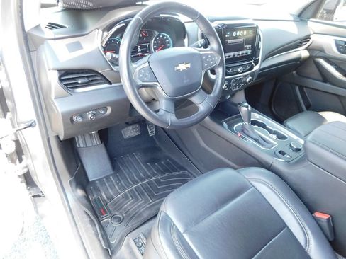 Used 2019 Chevrolet Traverse LT FWD image 14
