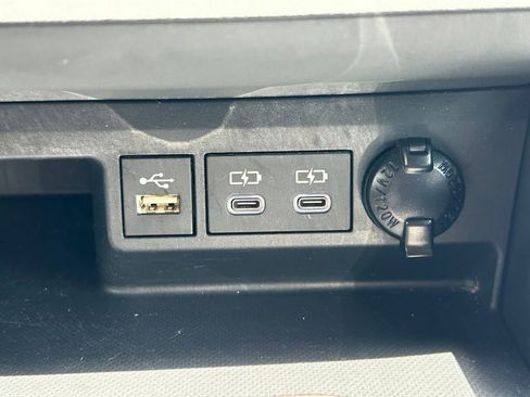 Used 2024 Toyota Highlander Platinum image 35