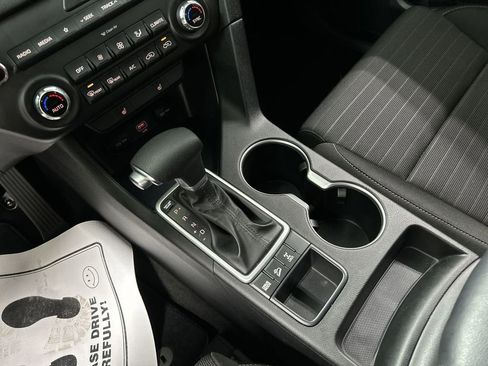 Used 2020 Kia Sportage LX w/ LX Popular Package image 17