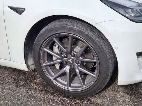 Used 2018 Tesla Model 3 Long Range image 10