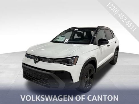 New 2026 Volkswagen Taos SE AWD/4WD image 1