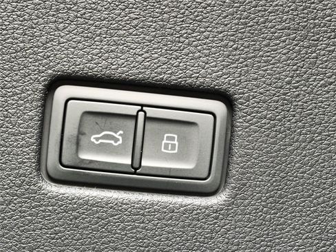 New 2026 Audi SQ8 Prestige AWD/4WD image 30