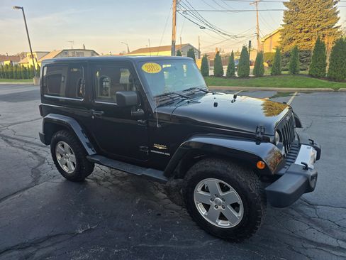 Used 2012 Jeep Wrangler Sahara w/ Connectivity Group AWD/4WD image 12
