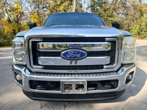 Used 2011 Ford F250 Lariat w/ Lariat Interior Pkg image 2