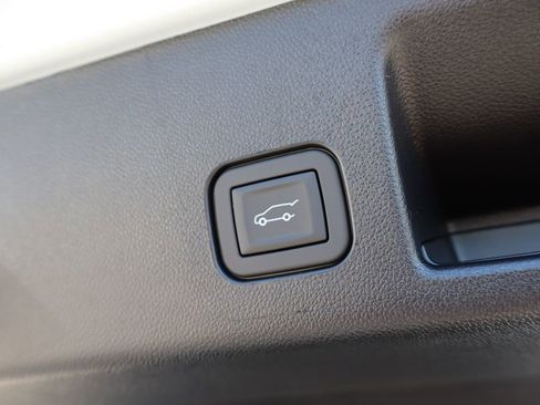 New 2026 Chevrolet Equinox EV LT image 38