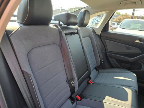 Certified 2025 Volkswagen Jetta SE FWD image 14