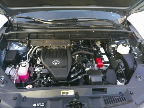 Used 2023 Toyota Highlander XLE image 51