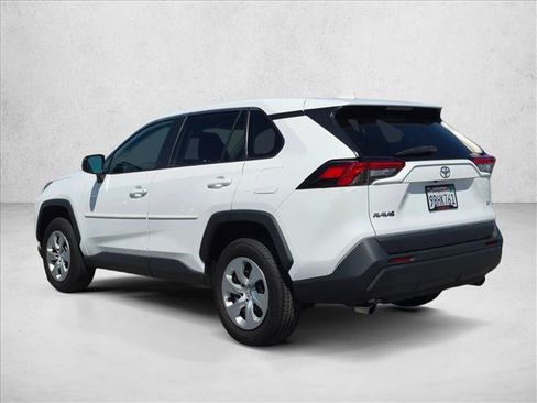 Used 2022 Toyota RAV4 LE FWD image 7