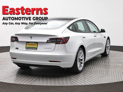 Used 2022 Tesla Model 3 Long Range AWD/4WD image 5