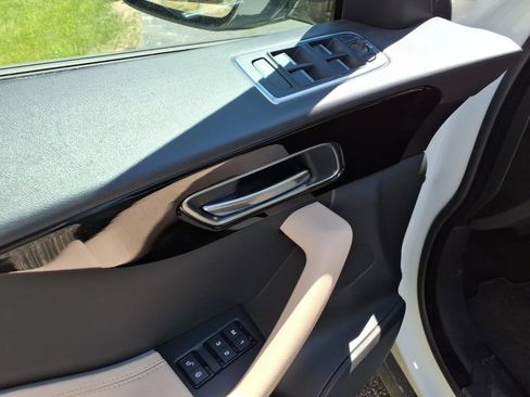 Used 2017 Jaguar F-PACE Premium AWD/4WD image 15