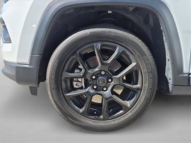 Used 2026 Jeep Compass Latitude AWD/4WD image 23