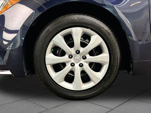 Used 2022 Toyota Corolla LE FWD image 11