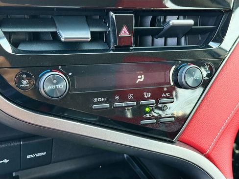 Used 2021 Toyota Camry XSE image 10