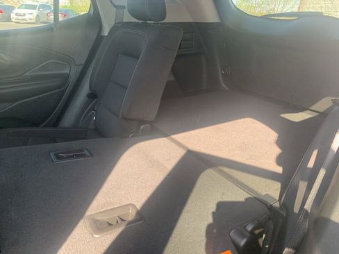Used 2024 GMC Terrain SLE image 42