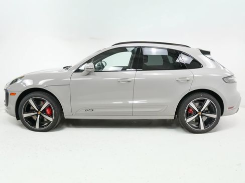 New 2026 Porsche Macan GTS image 2