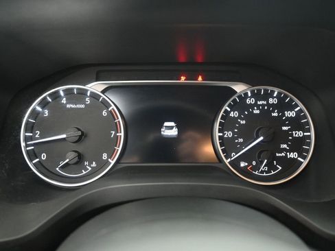 Used 2023 Nissan Rogue S image 9