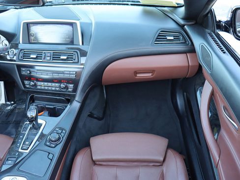 Used 2013 BMW 650i xDrive Convertible image 18