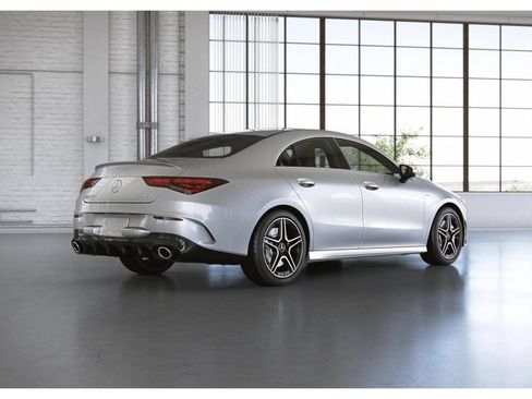 Certified 2022 Mercedes-Benz CLA 35 AMG 4MATIC image 22