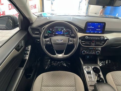 Used 2022 Ford Escape SE w/ Cold Weather Package FWD image 30