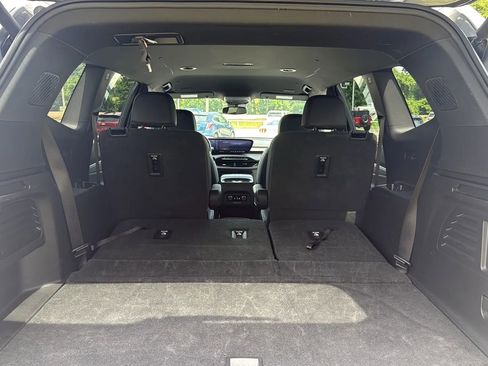 Used 2025 Buick Enclave Preferred FWD image 10