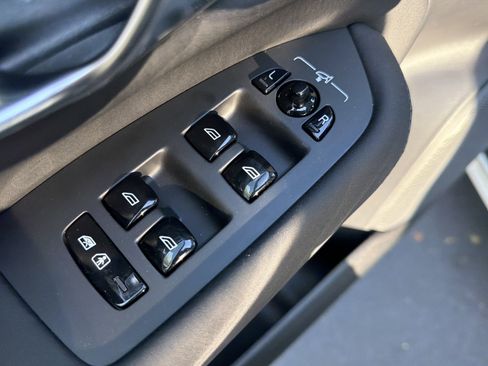 Certified 2025 Volvo XC90 T8 Ultra image 15