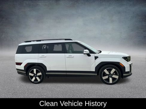 Used 2025 Hyundai Santa Fe Limited FWD image 4